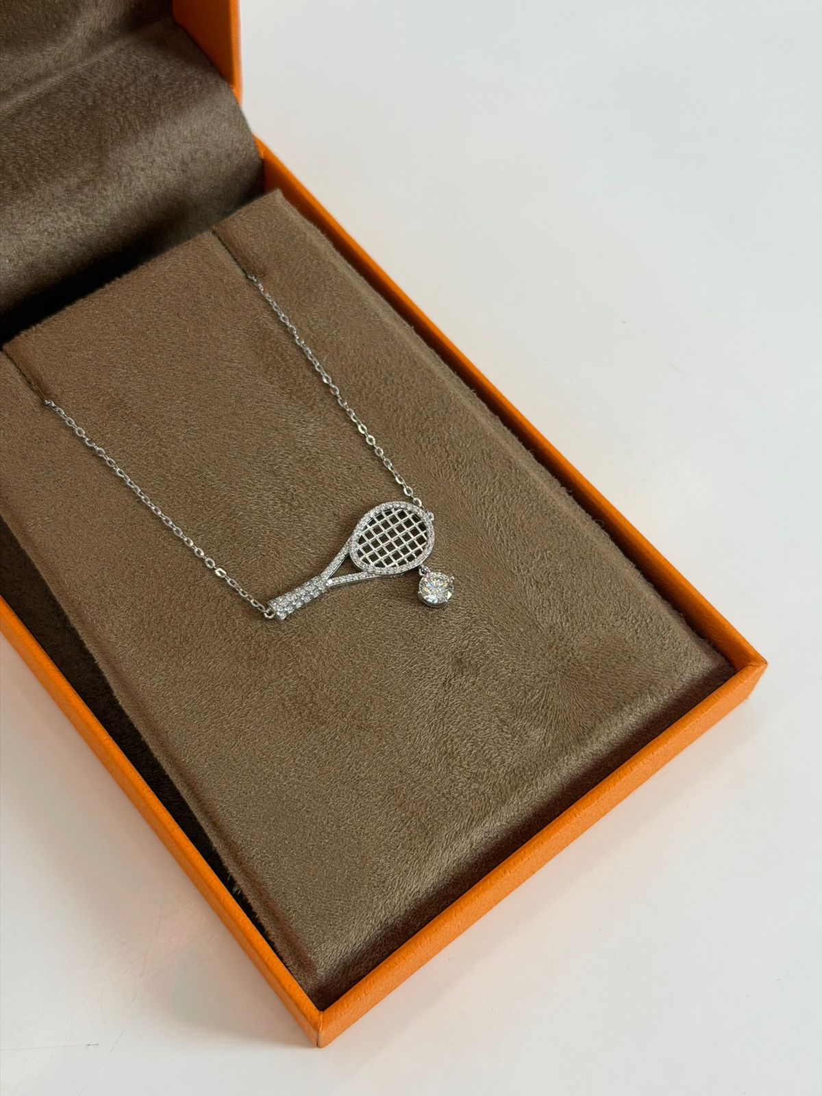 Colar raquete personalizado com brilhantes, Colares